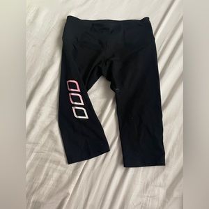 Lorna Jane Cropped Yoga Pants